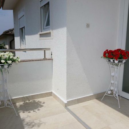 Apartmani Aron Novalja Zewnętrze zdjęcie